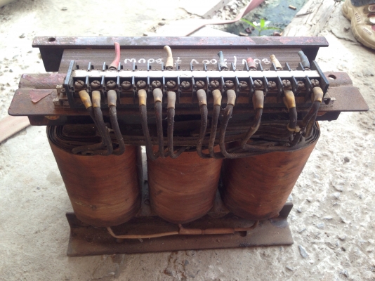 ขายหม้อแปลงไฟฟ้า 220 V 3 สาย ออก 380/440/480 สภาพสวย พร้อมใช้งาน ขายหม้อแปลงไฟฟ้า 220 V 3 สาย ออก 380/440/480 สภาพสวย พร้อมใช้งาน