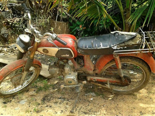 ใครรู้บ้างรถคันนี้นรุ่นอะไรช่วยตอบที(ด่วน)ขอบคุณครับ ใครรู้บ้างรถคันนี้นรุ่นอะไรช่วยตอบที(ด่วน)ขอบคุณครับ