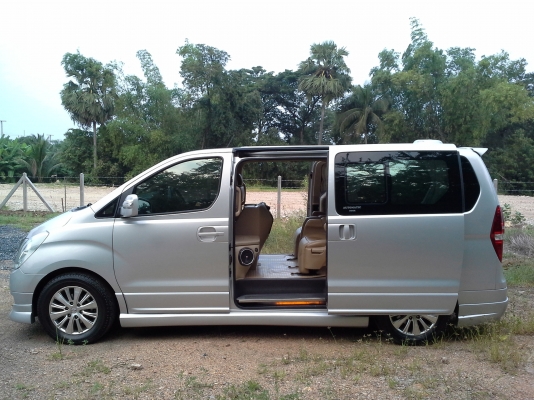 ขาย HYUNDAI H1 GRAND STAREX VIP 2.5 AT 7 ที่นั่ง ขาย HYUNDAI H1 GRAND STAREX VIP 2.5 AT 7 ที่นั่ง