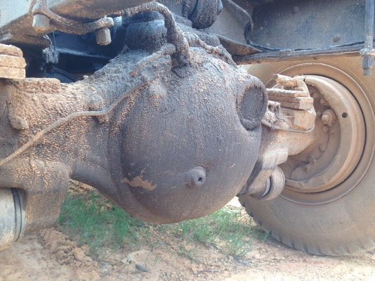 ISUZU TX 185 HP 6BF1 รถหัวยาวหางปลาสิบล้อ 2 เพลา ช่วงล่างใหญ่ชุดเพลาโบกี้ของมิตซูบิชิ FUSO ท้ายลาดใช้ลาก SK-200 ได้เลยครับ เครื่องแน่นแรงดี มีสโลว์ครบพร้อม ภายในเก๋งคอนโซลครบพร้อม พวงมาลัยเพาเวอร์ ช่วงล่างคัชซีสวยไม่มีบวม ยางสภาพดี 10 เส้นประมาณ 70\% พร้อม