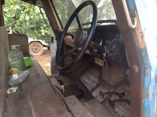 ISUZU TX 185 HP 6BF1 รถหัวยาวหางปลาสิบล้อ 2 เพลา ช่วงล่างใหญ่ชุดเพลาโบกี้ของมิตซูบิชิ FUSO ท้ายลาดใช้ลาก SK-200 ได้เลยครับ เครื่องแน่นแรงดี มีสโลว์ครบพร้อม ภายในเก๋งคอนโซลครบพร้อม พวงมาลัยเพาเวอร์ ช่วงล่างคัชซีสวยไม่มีบวม ยางสภาพดี 10 เส้นประมาณ 70\% พร้อม