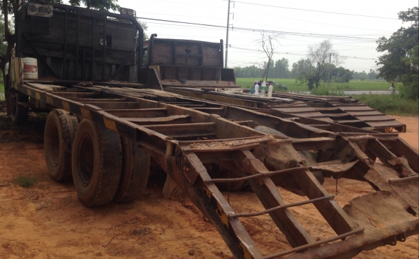 ISUZU TX 185 HP 6BF1 รถหัวยาวหางปลาสิบล้อ 2 เพลา ช่วงล่างใหญ่ชุดเพลาโบกี้ของมิตซูบิชิ FUSO ท้ายลาดใช้ลาก SK-200 ได้เลยครับ เครื่องแน่นแรงดี มีสโลว์ครบพร้อม ภายในเก๋งคอนโซลครบพร้อม พวงมาลัยเพาเวอร์ ช่วงล่างคัชซีสวยไม่มีบวม ยางสภาพดี 10 เส้นประมาณ 70\% พร้อม