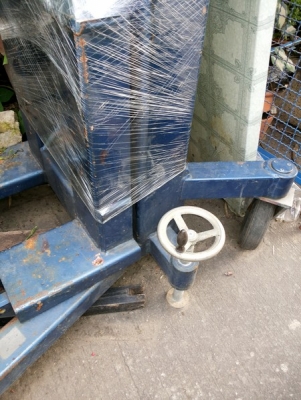 ขาย HANDLIFT 3 TONs สูง 3 เมตร ยี้ห้อ ANDREX ของประเทศ DENMARK