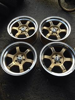 ขายล้อTE37 V ขอบ17 กว้าง8 5/114  1ชุดถูกๆ 6000