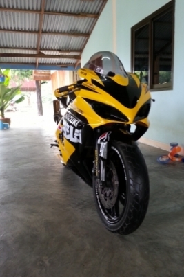 ขายด่วนๆๆ แต่งเหมือนGSXR1000 สวยมากๆๆ มารับเอง70000   ลดให้เลย