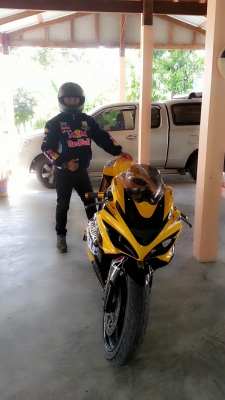 ขายด่วนๆๆ แต่งเหมือนGSXR1000 สวยมากๆๆ มารับเอง70000   ลดให้เลย