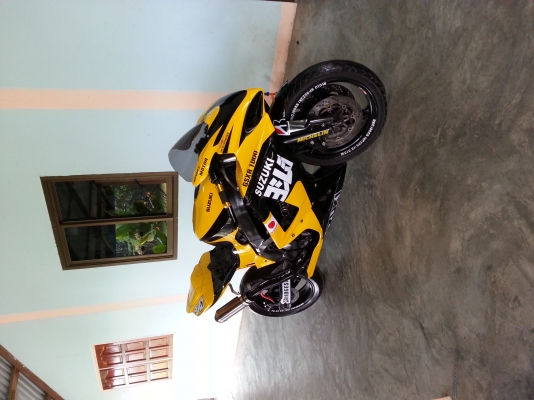 ขายด่วนๆๆ แต่งเหมือนGSXR1000 สวยมากๆๆ มารับเอง70000   ลดให้เลย