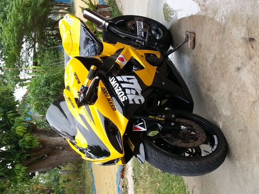 ขายด่วนๆๆ แต่งเหมือนGSXR1000 สวยมากๆๆ มารับเอง70000   ลดให้เลย