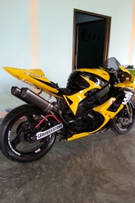 ขายด่วนๆๆ แต่งเหมือนGSXR1000 สวยมากๆๆ มารับเอง70000   ลดให้เลย