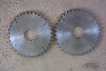 ใบเลื่อย 7 นิ้ว สภาพดีครับพร้อมใช้งานครับขนาด 7 นิ้วครับความคมไม่ต้องพูดถึงครับ ของนอกครับไม่ใช่จีนครับ ใบละ 300 บาทครับ มีประมาณ 50 ใบครับ