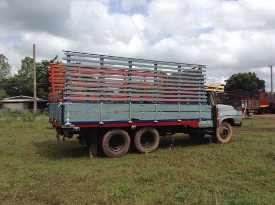 ขายถูก 10 ล้อหัวยาวเพลาเดียว สภาพสวยพร้อมใช้งาน เครื่อง 6BD1 165 แรงม้า เกียร์ร็อคกี้ คัสซีสวย ช่วงล่าง JCM ยางเต็ม ทะเบียนพร้อมโอนครับ