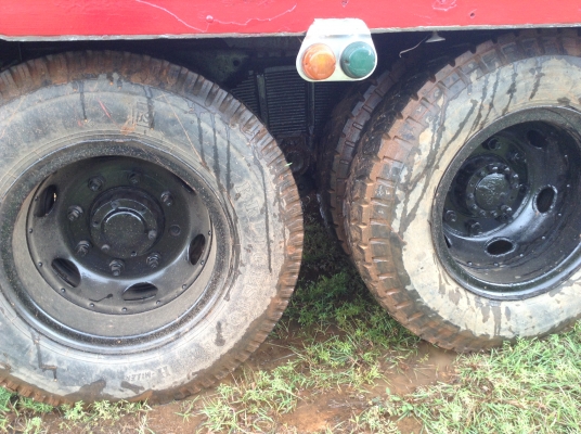 ขายถูก 10 ล้อหัวยาวเพลาเดียว สภาพสวยพร้อมใช้งาน เครื่อง 6BD1 165 แรงม้า เกียร์ร็อคกี้ คัสซีสวย ช่วงล่าง JCM ยางเต็ม ทะเบียนพร้อมโอนครับ