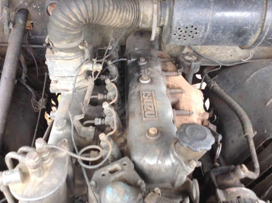 ขายถูก 10 ล้อหัวยาวเพลาเดียว สภาพสวยพร้อมใช้งาน เครื่อง 6BD1 165 แรงม้า เกียร์ร็อคกี้ คัสซีสวย ช่วงล่าง JCM ยางเต็ม ทะเบียนพร้อมโอนครับ