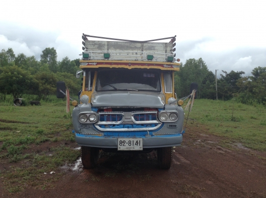 ขายถูก 10 ล้อหัวยาวเพลาเดียว สภาพสวยพร้อมใช้งาน เครื่อง 6BD1 165 แรงม้า เกียร์ร็อคกี้ คัสซีสวย ช่วงล่าง JCM ยางเต็ม ทะเบียนพร้อมโอนครับ