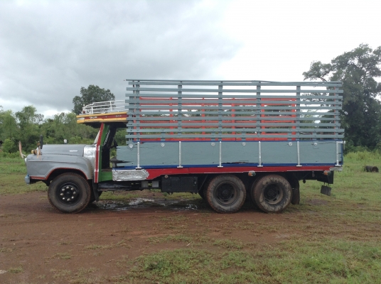 ขายถูก 10 ล้อหัวยาวเพลาเดียว สภาพสวยพร้อมใช้งาน เครื่อง 6BD1 165 แรงม้า เกียร์ร็อคกี้ คัสซีสวย ช่วงล่าง JCM ยางเต็ม ทะเบียนพร้อมโอนครับ