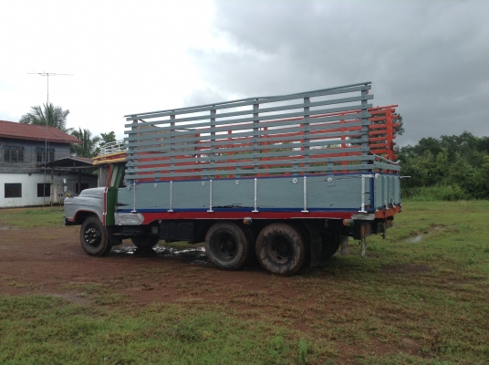 ขายถูก 10 ล้อหัวยาวเพลาเดียว สภาพสวยพร้อมใช้งาน เครื่อง 6BD1 165 แรงม้า เกียร์ร็อคกี้ คัสซีสวย ช่วงล่าง JCM ยางเต็ม ทะเบียนพร้อมโอนครับ