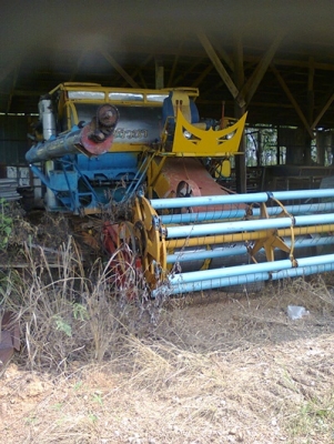 รถเกี่ยวข้าว สภาพดี พร้อมใช้งาน