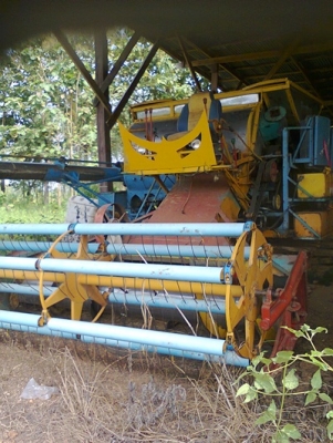 รถเกี่ยวข้าว สภาพดี พร้อมใช้งาน