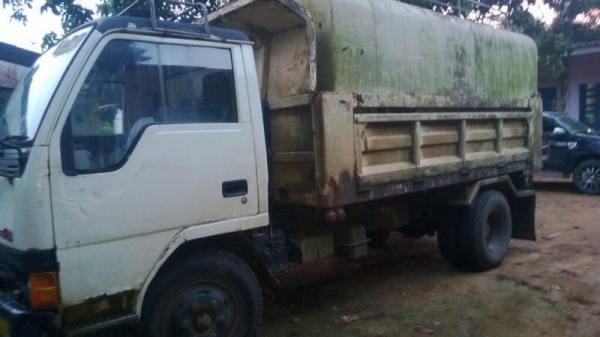 รถมิตซู 6 ล้อดั้ม เปลื่ยนเครื่อง 145 แรงม้า สนใจติดต่อ 081 - 6079515 รถมิตซู 6 ล้อดั้ม เปลื่ยนเครื่อง 145 แรงม้า สนใจติดต่อ 081 - 6079515