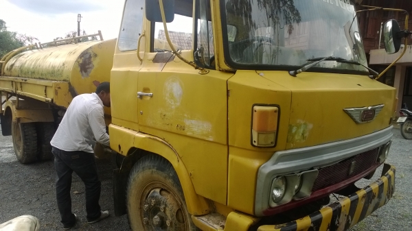 6ล้อรถน้ำ HINO KL เครื่อง EC100 ถังประมาณ8000ล. พร้อมใช้.... 6ล้อรถน้ำ HINO KL เครื่อง EC100 ถังประมาณ8000ล. พร้อมใช้....