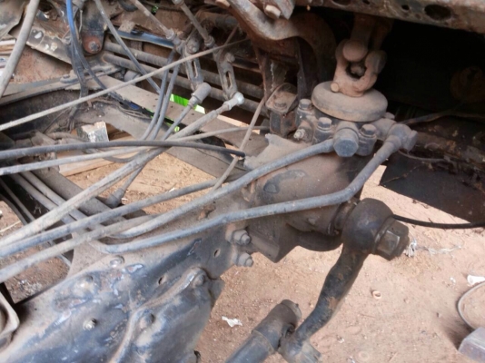 ISUZU NPR 115 HP 4BD1 ปี 36 แก้มเหลือง กระบะเหล็กคอกไม้ความยาว 4.30 เมตรสภาพสวยจัดรอบคัน เครื่องแน่นแรงดีไม่มีเยิ้ม เกียร์ร็อกเสื้อลายครบพร้อม หัวเก๋งสีสันบางเดิมๆภายในเก๋งคอนโซลสวยครบ เกียร์สั้น พวงมาลัยธรรมดา ช่วงล่างใหญ่คัชซีสวย  ติด F หน้า F หลังครบแล