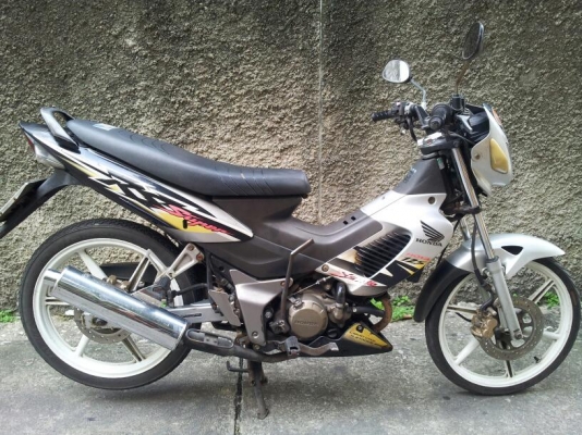 ขาย SONIC มือแรกปี46 สตาร์ทมือ ล้อMAXแท้ เครื่องเดิม ๆ ไม่ดัง ไม่หอน