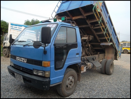 ขายด่วน รถบรรทุก 6 ล้อ ISUZU NPR 120 แรง กระบะดั้ม รถสภาพเดิมๆ สวย พร้อมใช้งาน