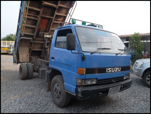 ขายด่วน รถบรรทุก 6 ล้อ ISUZU NPR 120 แรง กระบะดั้ม รถสภาพเดิมๆ สวย พร้อมใช้งาน