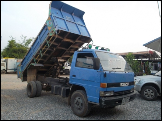 ขายด่วน รถบรรทุก 6 ล้อ ISUZU NPR 120 แรง กระบะดั้ม รถสภาพเดิมๆ สวย พร้อมใช้งาน