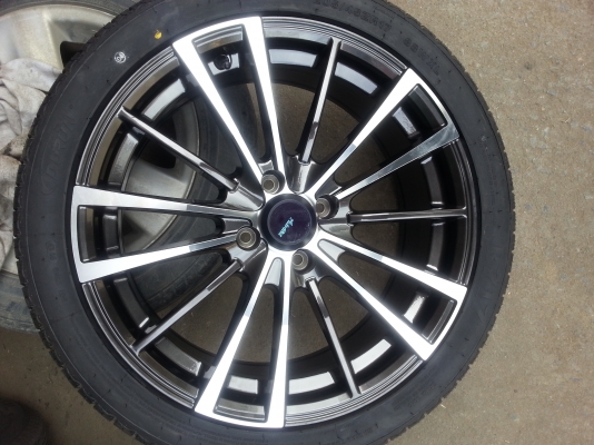 ขอบ 17 4รู100