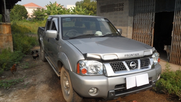 ขายรถกะบะนิสสันฟรอนเทีย 4 ประตู