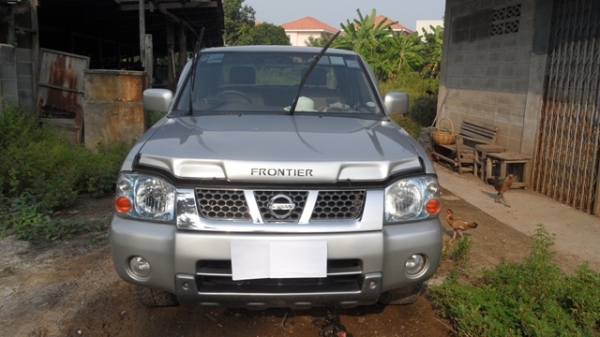 ขายรถกะบะนิสสันฟรอนเทีย 4 ประตู