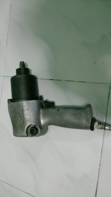 บล๊อกลมขนาด4หุนยี่ห้อ ingersoll rand (IR) made in usa กำลังดี พร้อมใช้งานครับ