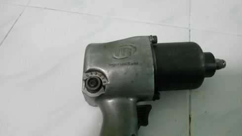 บล๊อกลมขนาด4หุนยี่ห้อ ingersoll rand (IR) made in usa กำลังดี พร้อมใช้งานครับ