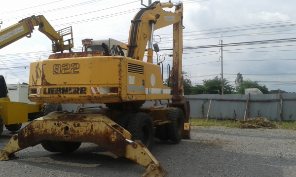 ขายด่วน รถแบคโฮ ล้อยาง LIBEHERR A922 พร้อมบูมพิเศษ Camshell