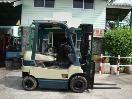 +++  ขายด่วน !!!  รถโฟล์คลิฟท์ไฟฟ้า  TOYOTA  FB15   เสาสูง  3  เมตร  งา 1,070  มม.  ยางตัน  4 ล้อ  *** สนใจเข้ามาลองรถก่อน  ราคาคุยกันได้ *****