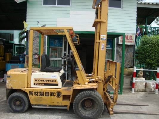 +++++  ขายด่วน !!!  รถโฟล์คลิฟท์  KOMATSU  FD25-10  เครื่องยนต์ดีเซล  เสาสูง  4  เมตร  เกียร์ธรรมดา  ฮิ้งค์ งากระดกได้  ล้อหน้าคู่  ********  สนใจเข้ามาลองรถก่อนได้  ราคาคุยกันได้ ***********