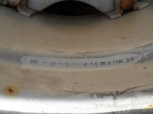 ขายแล้ว ยางหลังรถไถ กู๊ดเยียร์18.4-30พร้อมกระทะล้อติดเวทเก่านอก ใส่รถไถ รถคีบ หรือรถในลานพืชไร่ คู่ละ25,000