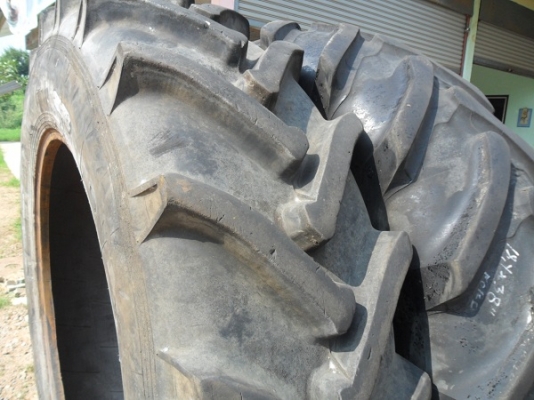 ขายไป จ.เพชรบูรณ์ แล้วยางหลังรถไถถอด\% 18.4-38 เก่านอกดอกสูงๆ ตรากระทิง ยางนอกพร้อมยางใน คู่ละ23,000บาท.