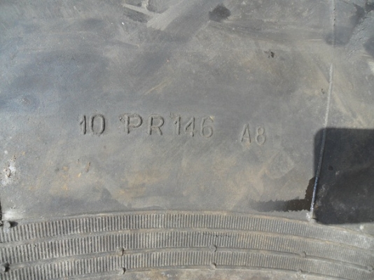 ขายไป จ.เพชรบูรณ์ แล้วยางหลังรถไถถอด\% 18.4-38 เก่านอกดอกสูงๆ ตรากระทิง ยางนอกพร้อมยางใน คู่ละ23,000บาท.