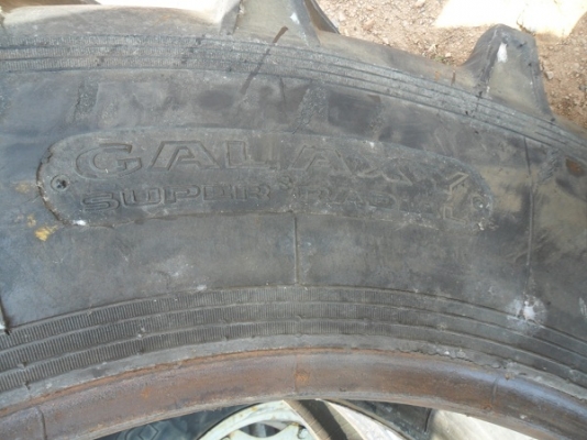 ขายไป จ.เพชรบูรณ์ แล้วยางหลังรถไถถอด\% 18.4-38 เก่านอกดอกสูงๆ ตรากระทิง ยางนอกพร้อมยางใน คู่ละ23,000บาท.