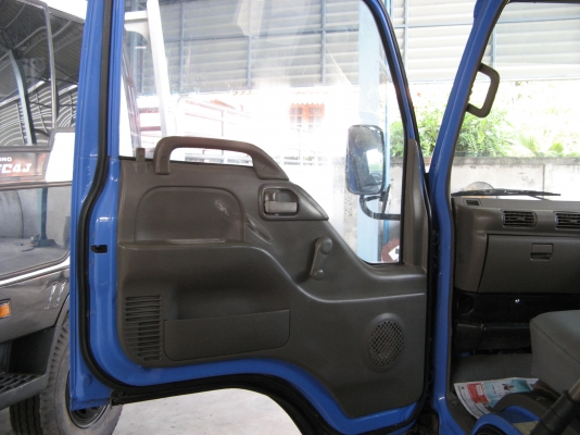 ขาย 6 ล้อ อีซูซุ NKR 110 แรง ยาว 4.30 .ปี 2003 สภาพสวยเดิมเครื่องดี พร้อมใช้งาน ชมก่อนได้ครับ สนใจติดต่อ 081-9425443