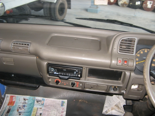 ขาย 6 ล้อ อีซูซุ NKR 110 แรง ยาว 4.30 .ปี 2003 สภาพสวยเดิมเครื่องดี พร้อมใช้งาน ชมก่อนได้ครับ สนใจติดต่อ 081-9425443