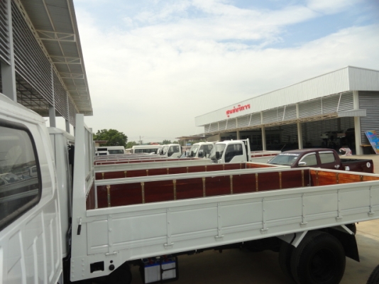 พิเศษสุด ISUZU NKR 135HP ดาวน์ 200,000 ด่วนมีจำนวนจำกัด