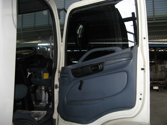 ขาย  6 ล้อ ฮ๊โน่  เมก้า 175 แรง ยาว 6.50  ปี 2006  สภาพสวยเดิมเครื่องดี พร้อมใช้งาน ชมก่อนได้ครับ สนใจติดต่อ 081-9425443