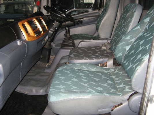 ขาย  6 ล้อ ฮ๊โน่  เมก้า 175 แรง ยาว 6.50  ปี 2006  สภาพสวยเดิมเครื่องดี พร้อมใช้งาน ชมก่อนได้ครับ สนใจติดต่อ 081-9425443