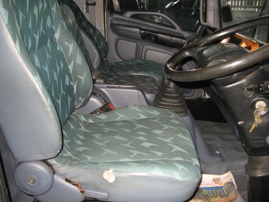 ขาย  6 ล้อ ฮ๊โน่  เมก้า 175 แรง ยาว 6.50  ปี 2006  สภาพสวยเดิมเครื่องดี พร้อมใช้งาน ชมก่อนได้ครับ สนใจติดต่อ 081-9425443