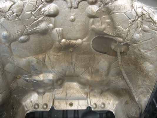 ขาย  6 ล้อ ฮ๊โน่  เมก้า 175 แรง ยาว 6.50  ปี 2006  สภาพสวยเดิมเครื่องดี พร้อมใช้งาน ชมก่อนได้ครับ สนใจติดต่อ 081-9425443