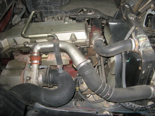 ขาย  6 ล้อ ฮ๊โน่  เมก้า 175 แรง ยาว 6.50  ปี 2006  สภาพสวยเดิมเครื่องดี พร้อมใช้งาน ชมก่อนได้ครับ สนใจติดต่อ 081-9425443