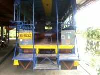 หกล้อรับนักเรียน